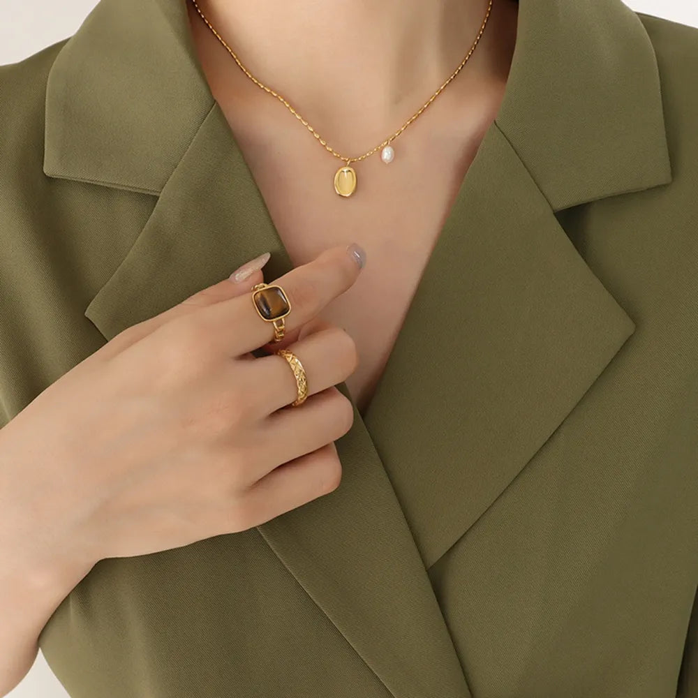 Elliptical brand niche commuting fashion titanium steel necklace women's collarbone chain